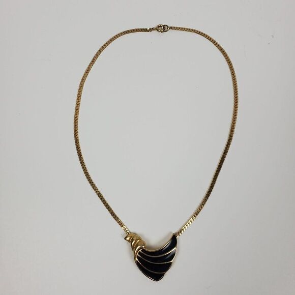 Vintage Trifari 70s 80s Black Enamel Gold Tone Nautical Seashell Wave Necklace - Picture 6 of 12